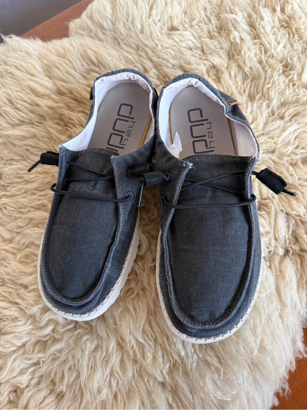Hey Dude Women's Wendy Chambray Off Black Slip-on Shoes NWOT - Picture 2 of 5